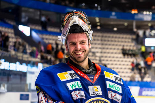 Växjös målvakt Cristopher Nihlstorp skrattar