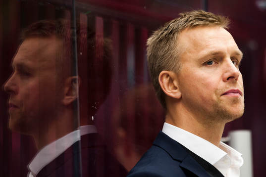 Skellefteås tränare Stefan Klockare innan ishockeymatchen