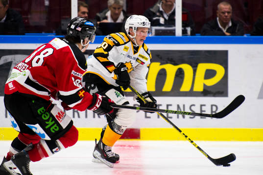 Malmö Redhawks Peter Mueller jagar Skellefteås Erik
