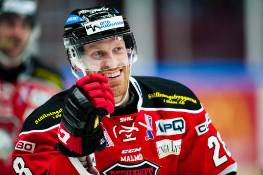 Malmö Redhawks Jens Olsson jublar