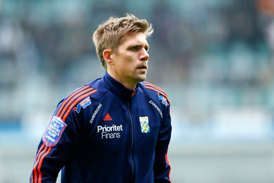 IFK Göteborgs Mikael Boman värmer upp innan