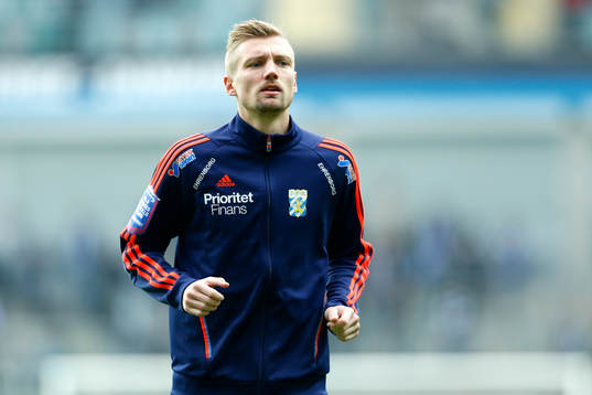 IFK Göteborgs Sebastian Eriksson värmer upp innan