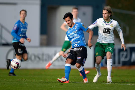 Halmstads Antonio Rojas och Hammarbys Oliver Silverholt