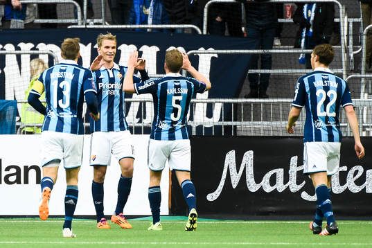 Djurgårdens Sebastian Andersson (m) jublar