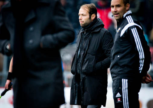 s tränare Andreas Alm deppar