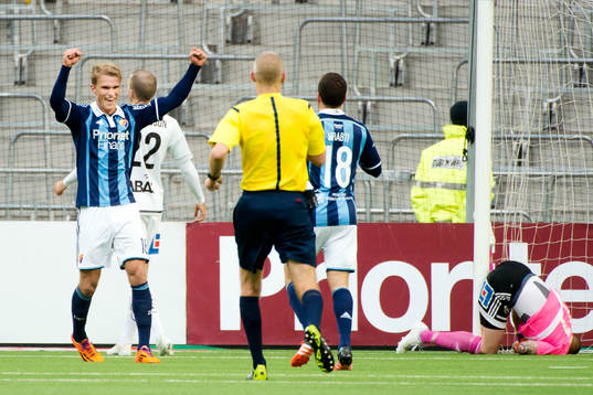Djurgårdens Sebastian Andersson jublar