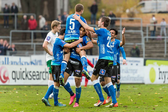 Halmstads spelare jublar