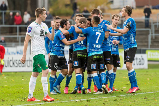Halmstads spelare jublar