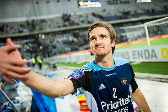 Djurgårdens Jesper Arvidsson hyllas av supportrarna