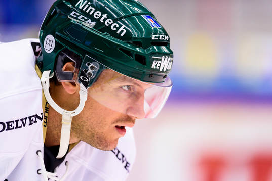 Färjestads Ole-Kristian Tollefsen på uppvärmningen
