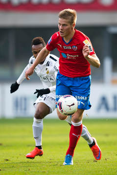 Helsingborgs Jere Uronen och Häckens Mohammed Abubakari