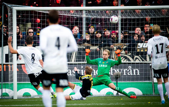 s målvakt Patrik Carlgren