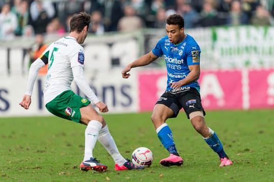 Hammarbys Philip Haglund och Halmstads Matthew Rusike