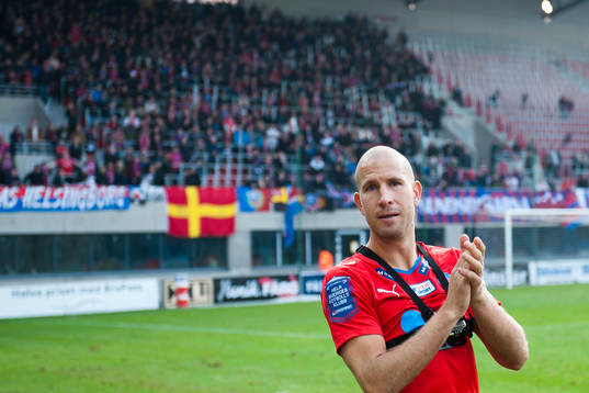 Helsingborgs Mattias Lindström tackar publiken