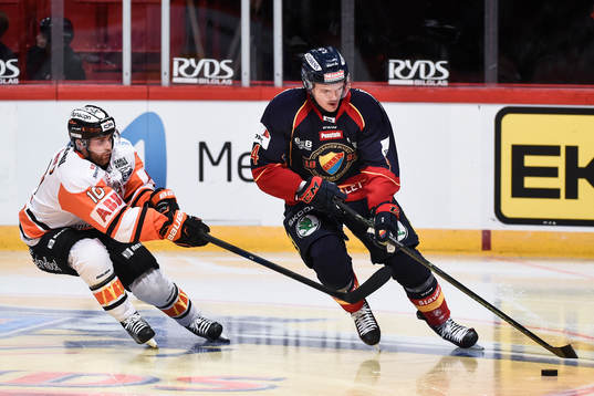 Karlskronas Mattias Guter och Djurgårdens Marcus Högström
