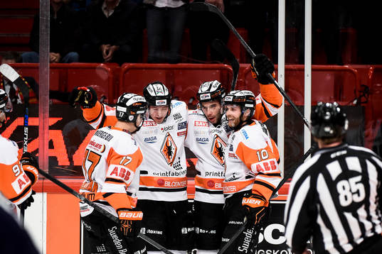 Karlskronas spelare jublar