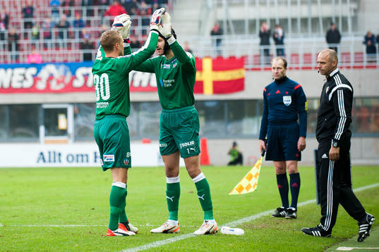 Helsingborgs målvakt Pär Hansson bytes ut till målvakt
