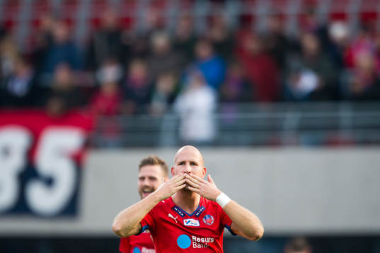 Helsingborgs Mattias Lindström bytts ut