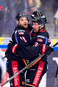 Luleås Jacob Lagacé(v) och Jonathan Granström(h) jublar