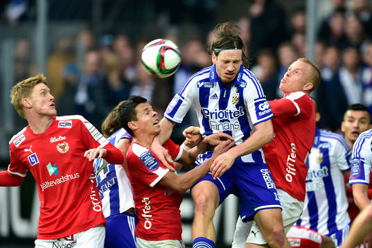 IFK Göteborgs Gustav Svensson i nickduell