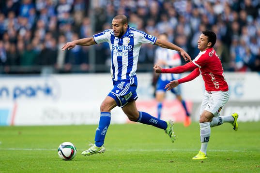 IFK Göteborgs Haitam Aleesami går förbi Kalmars Ismael