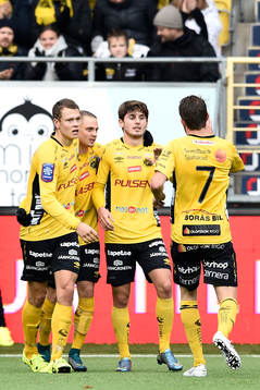 Elfsborgs Arber Zeneli jublar