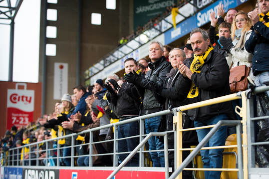 Publiken ger Elfsborgs Anders Svensson och Andreas