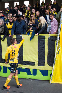 Elfsborgs Anders Svensson tackar publiken