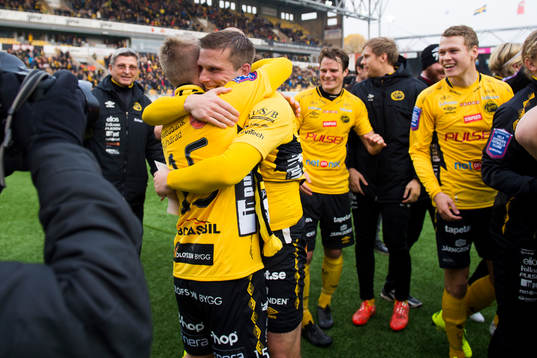 Elfsborgs Anders Svensson och Andreas Klarström (skymd)