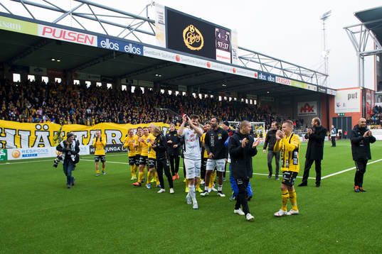 Elfsborgs spelare tackar publiken