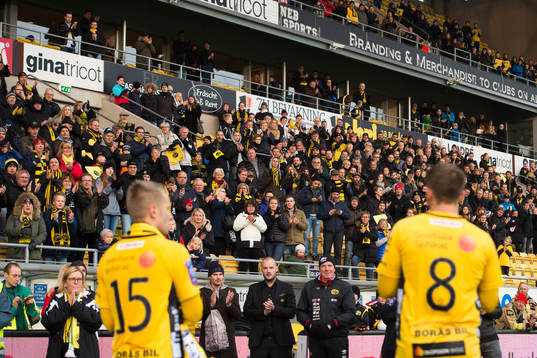 Elfsborgs Andreas Klarström och Anders Svensson (rygg mot