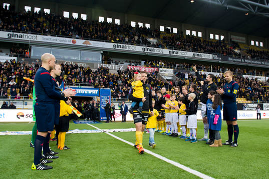 Elfsborgs Anders Svensson avtackas och kommer in på Borås