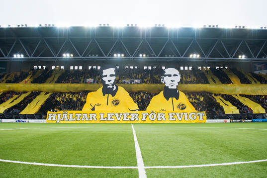 Tifo för att hylla och avtacka Elfsborgs Anders Svensson