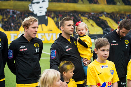 Elfsborgs Anders Svensson med barnen