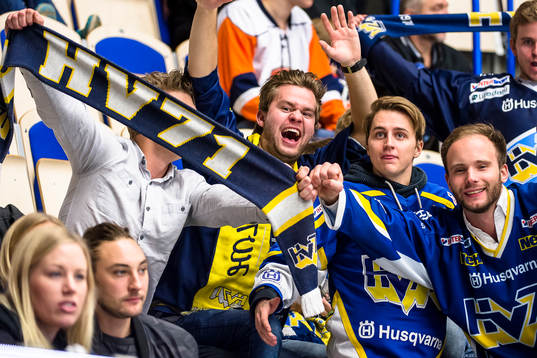 Supportrar till HV71 jublar