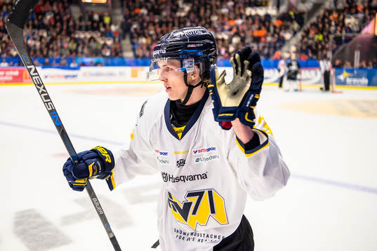 s Niklas Hansson jublar
