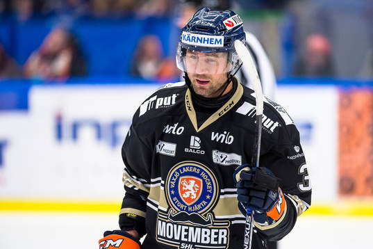 Växjös Adam Burish hänger med huvudet