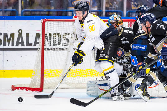 s Ted Brithén oroar framför Växjös mål ishockeymatchen