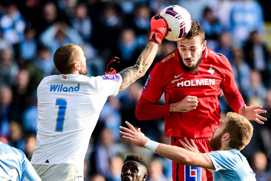 Norrköpings Emir Kujovic med farlig målchans mot Malmös