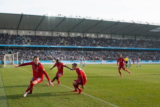 Norrköpings Emir Kujovic (m) jublar