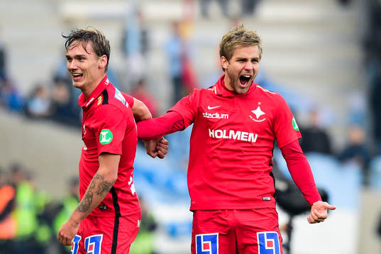 Norrköpings Christoffer Nyman (th) jublar