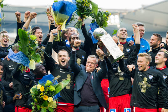 Norrköpings spelare och tränare Jan Andersson firar
