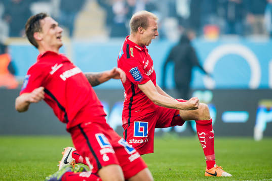 Norrköpings Linus Wahlqvist och Andreas Johansson firar