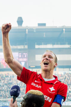Norrköpings Andreas Johansson firar sm-guldet