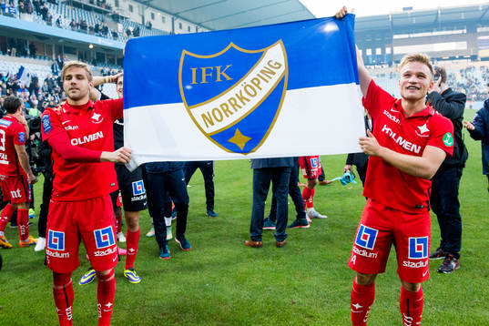Norrköpings Christoffer Nyman och Niklas Bärkroth firar