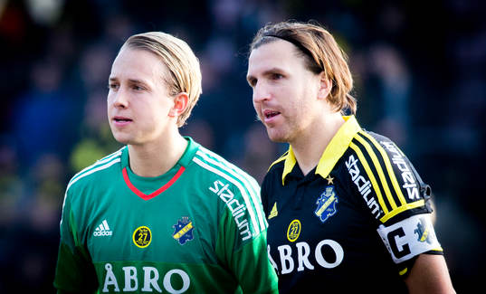 s målvakt Patrik Carlgren och Nils-Eric Johansson