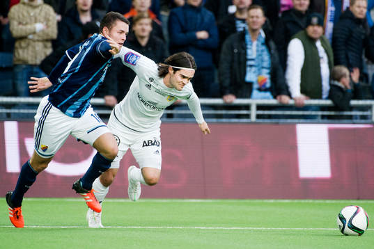 Djurgårdens Kerim Mrabti och Sundsvalls Robbin Sellin