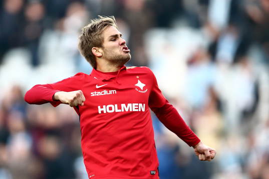 Norrköpings Christoffer Nyman vid slutsignalen för