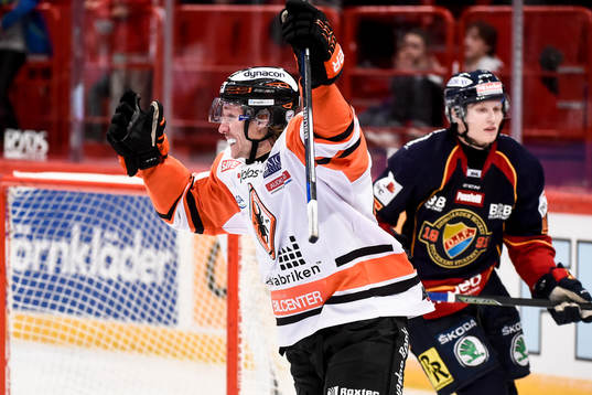 Karlskronas Jesper Olofsson jublar