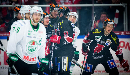 Örebros Anders Eriksson jublar